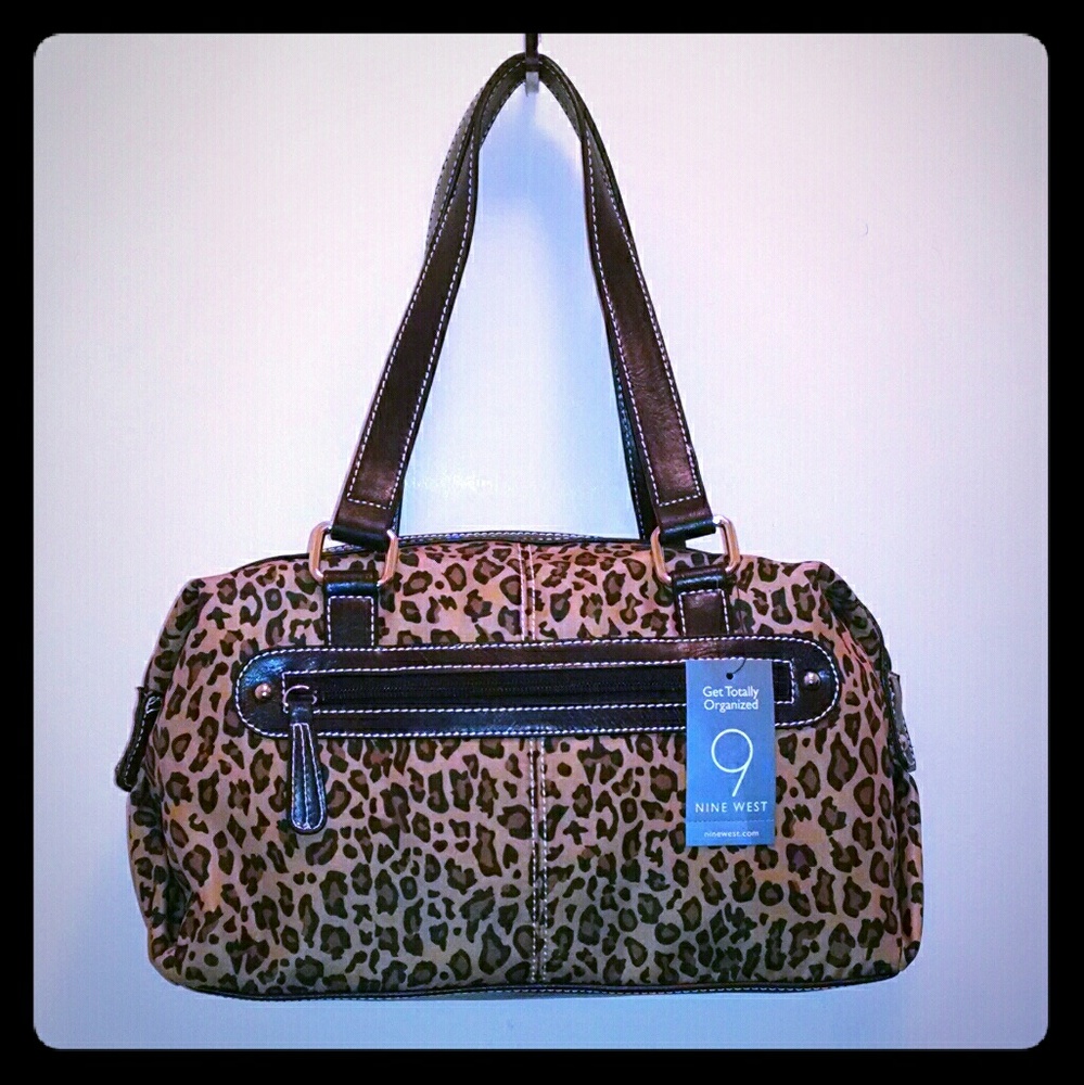 Rare Nine West leopard print shoulder handbag